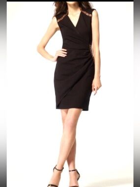 CACHE-TRENDY-BLACK WRAP PONTE DRESS W/BROWN LACE UP LEATHER TRIM.size 6